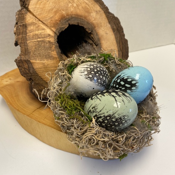 Wooden eggs with moss nest Hand crafted cottagecore decoration - Picture 2 of 4